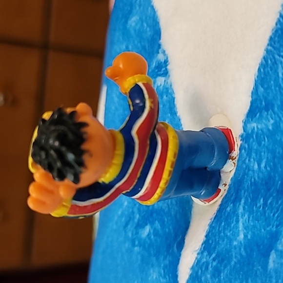 Vintage Ernie Sunglsses PVC Figure Sesame Street Cool Thumbs Up Cake Topper - Picture 3 of 5